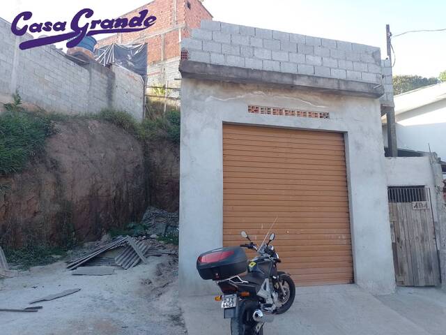 salão 2 casas e terreno ao lado
